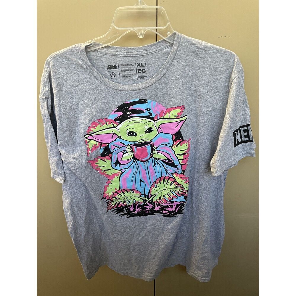 Star Wars NEFF Shirt Mens‎ XL Mandalorian Baby Yoda Graphic The Child Gray